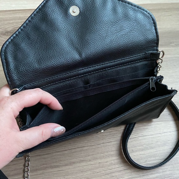 Black and silver studded crossbody purse - Picture 10 of 11